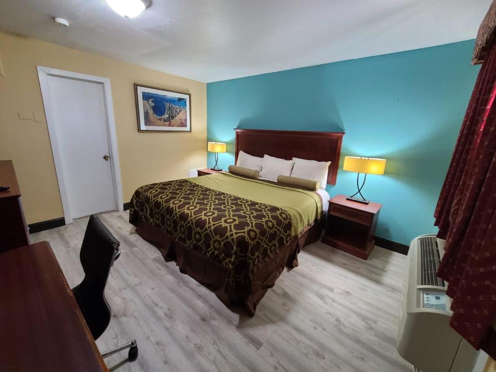 Standard King Room interior